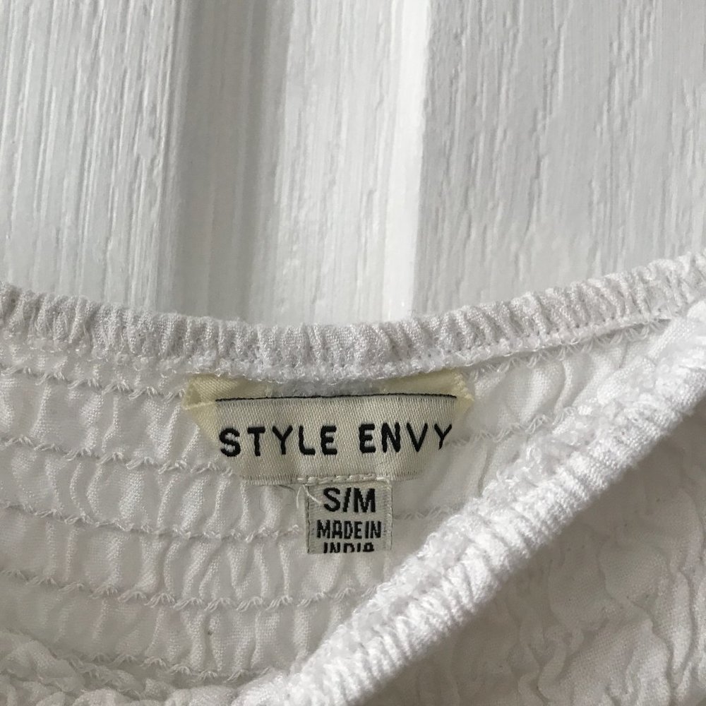 White Ruffle Crop - Picture 4 of 5